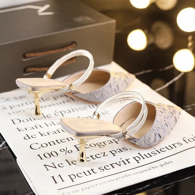 Xăng đan Cao Gót 3-5cm Mũi Nhọn Đính Đá Kim Cương Giả Thời Trang Cho Nữ