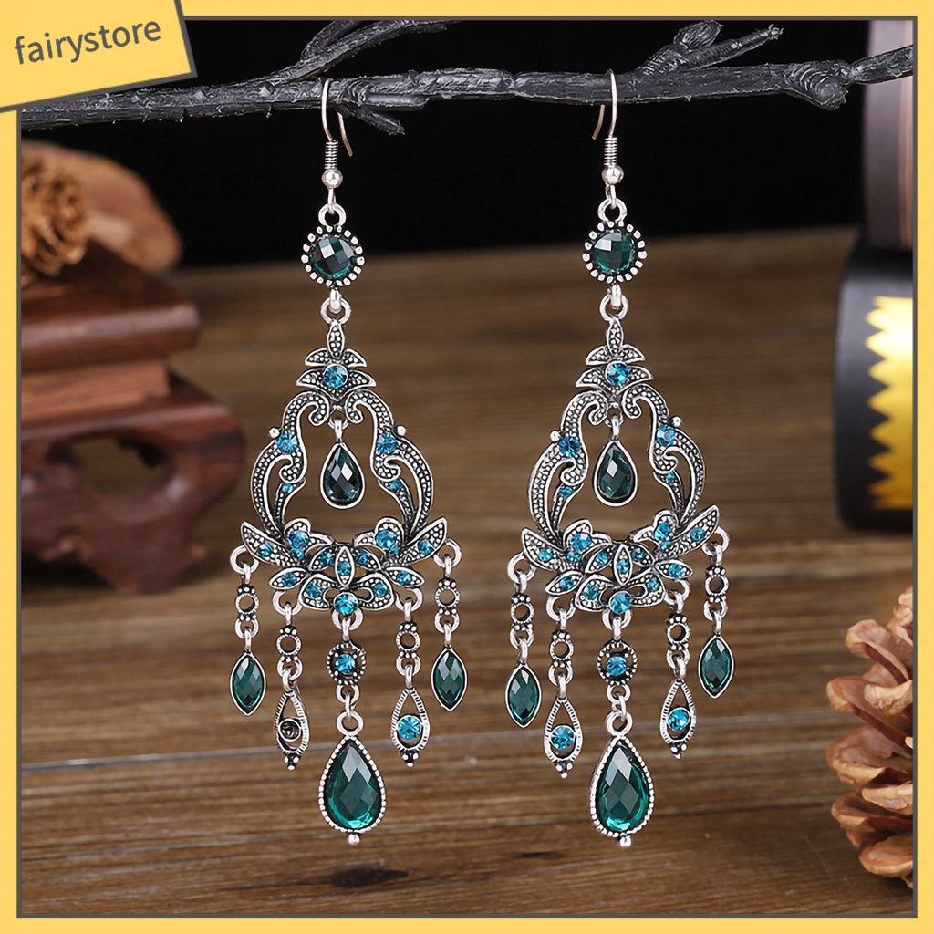 1 Đôi Bông Tai Hình Hoa Đính Pha Lê Giả Thiết Kế Đục Lỗ Phong Cách Cổ Điển Thời Trang