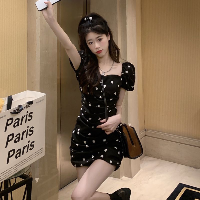 Đầm Hoa Xếp Ly Ôm Hông Cổ Chữ V Màu Đen Kiểu Pháp Ngọt Ngào Cho Học Sinh