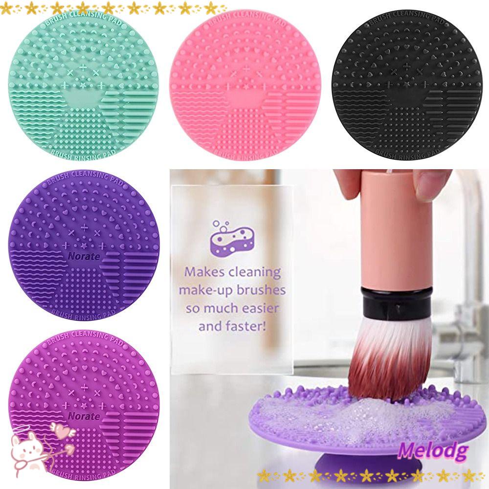 Bộ 2 Dụng Cụ Vệ Sinh Cọ Trang Điểm Có Giác Hút Tiện Dụng