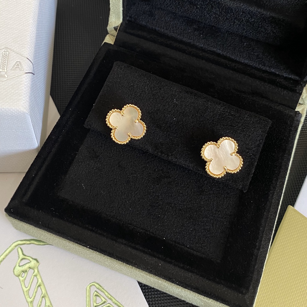 Khuyên Tai Tròn Thép Titan Khắc Logo Van Cleef & Arpels