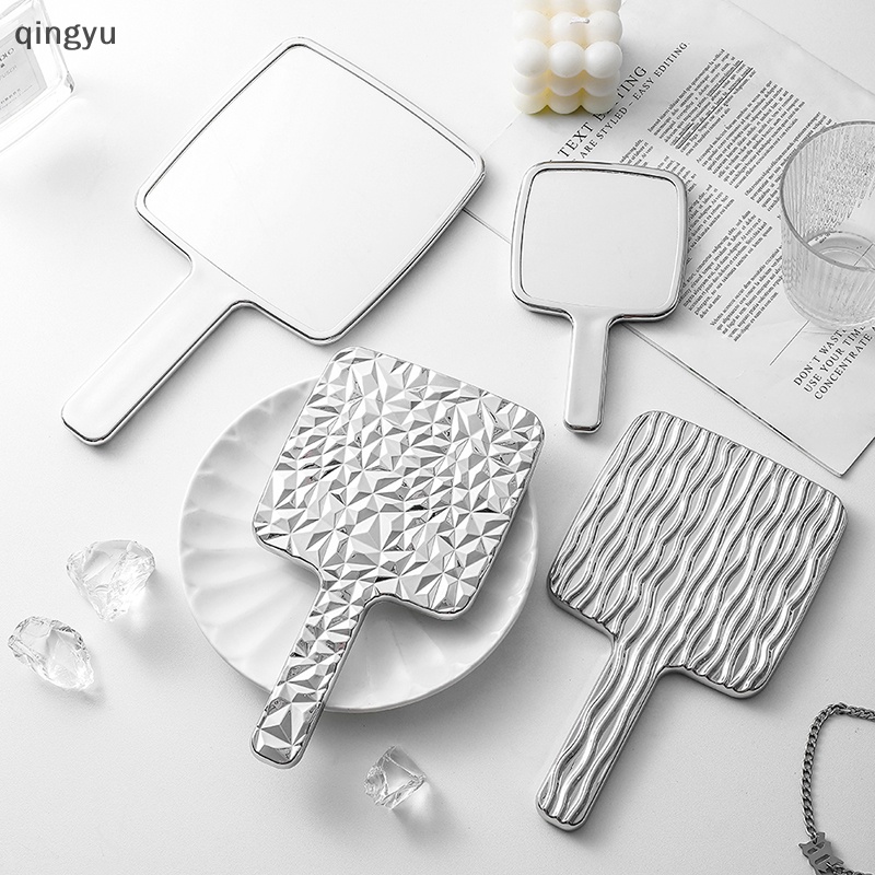 1 Gương Trang Điểm Cầm Tay Hình Vuông Kích Thước Lớn Dành Cho Bạn Nữ