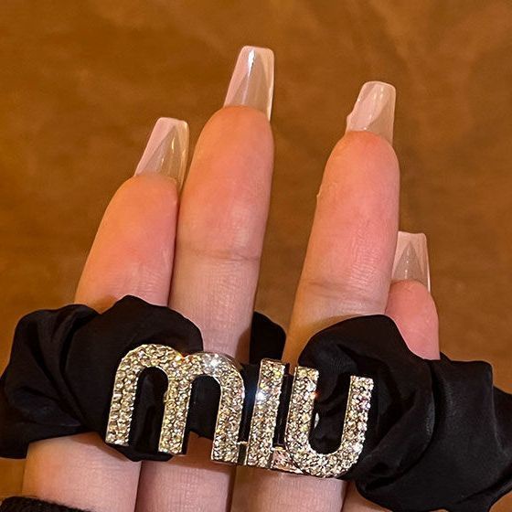 Dây Buộc Tóc Đính Chữ Siêu Lấp Lánh Kiểu Retro Sang Trọng