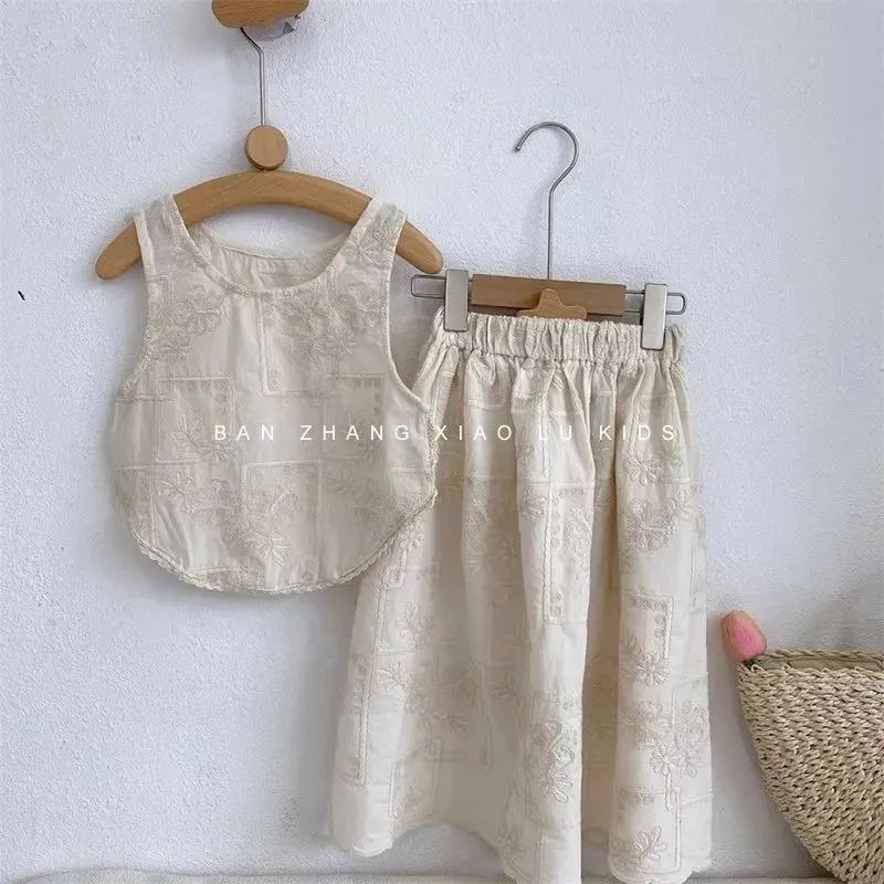 Bộ Áo Không Tay Thêu Họa Tiết Tinh Tế Mẫu Mới 2023 Dành Cho Bé Gái