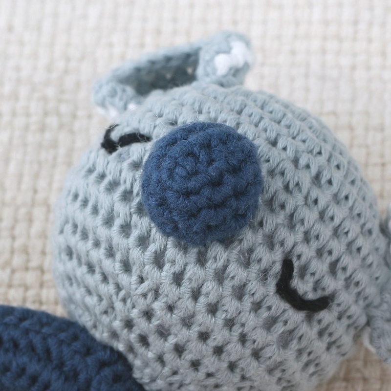 Đồ Chơi Lục Lạc Hình Động Vật Bằng Gỗ Đan Móc Giáo Dục Sớm Cho Bé 0-3 Tháng Tuổi