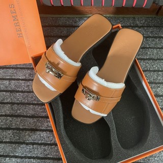 Flat metal buckle square toe flip-flops ladies outer wear 2023 new style lock all-match open toe sandals dép