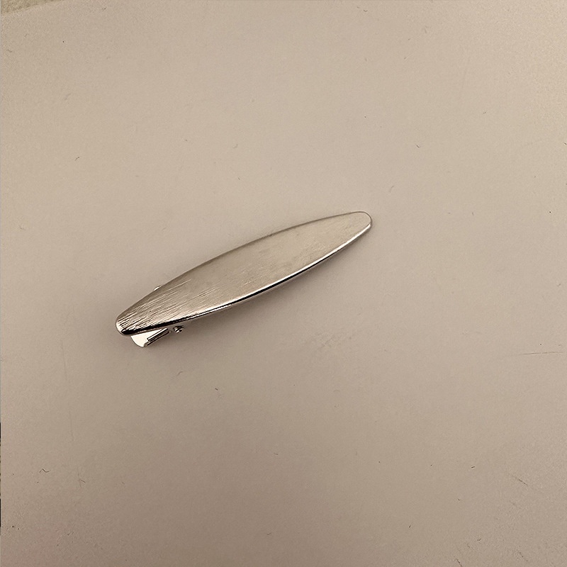 Kẹp Tóc Mái Một Bên Bằng Kim Loại Màu Đen Phong Cách Cho Nữ