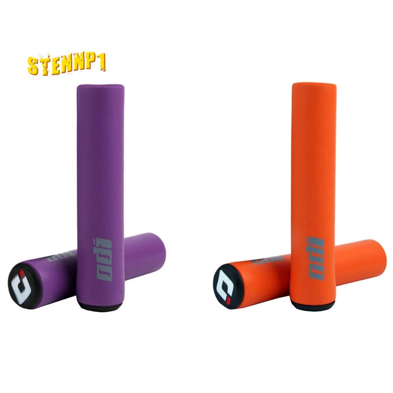 Set 2 Cặp Vỏ Bọc Tay Lái Xe Đạp Leo Núi Bằng Silicon Mềm Thấm Hút Mồ Hôi Màu Tím &amp; Cam