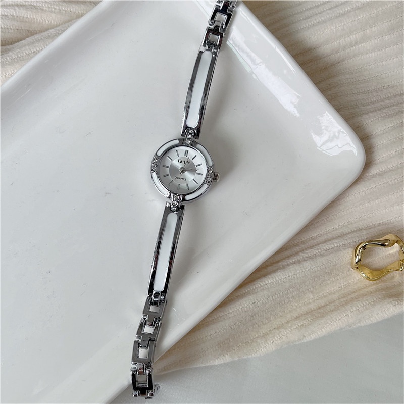 Đồng hồ nữ QUARTZ mặt kim tròn hiện đại thiết kế sang trọng tôn da sáng tay phong cách trưởng thành quyến rũ