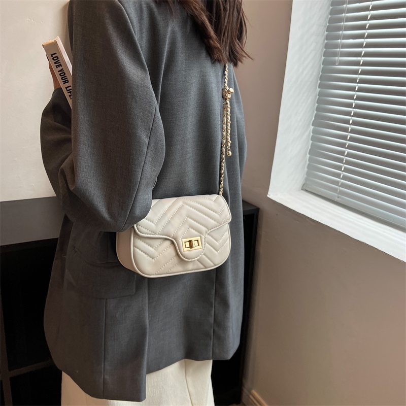 Túi Đeo Vai Dây Xích Nhỏ Nhắn Họa Tiết Hình Thoi Thời Trang Cho Nữ