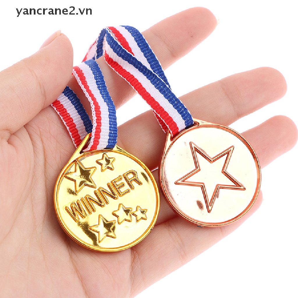 Bộ 3 Món Phụ Kiện Bằng Nhựa Màu Vàng / Bạc Dùng Làm Phần Thưởng / Phần Thưởng / Đồ Thể Thao {yancrane2.vn}