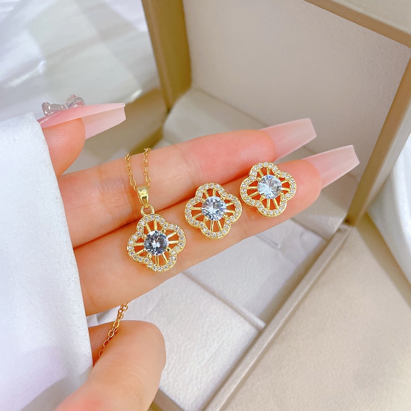 Bộ Dây Chuyền + Bông Tai Bằng Thép Titan Hình Hoa Bốn Lá Đính Đá Sang Trọng Nhẹ Nhàng Cá Tính Dành Cho Nữ