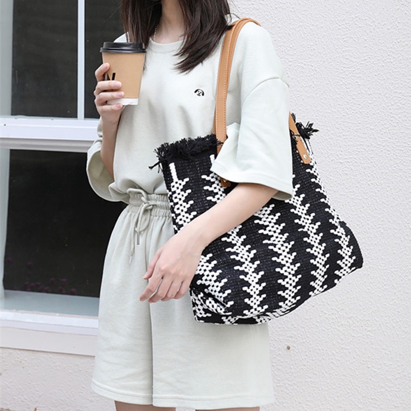 Túi tote Dệt Kim Đeo Vai Sức Chứa Lớn Phối Tua Rua Thời Trang Cho Nữ