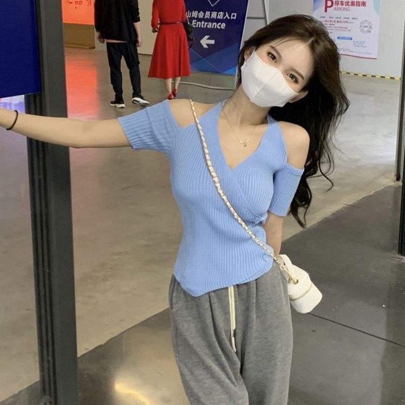 IELGY    Áo Thun Tay Ngắn Cổ Chữ v Hở Vai Phong Cách retro Dành Cho Nữ