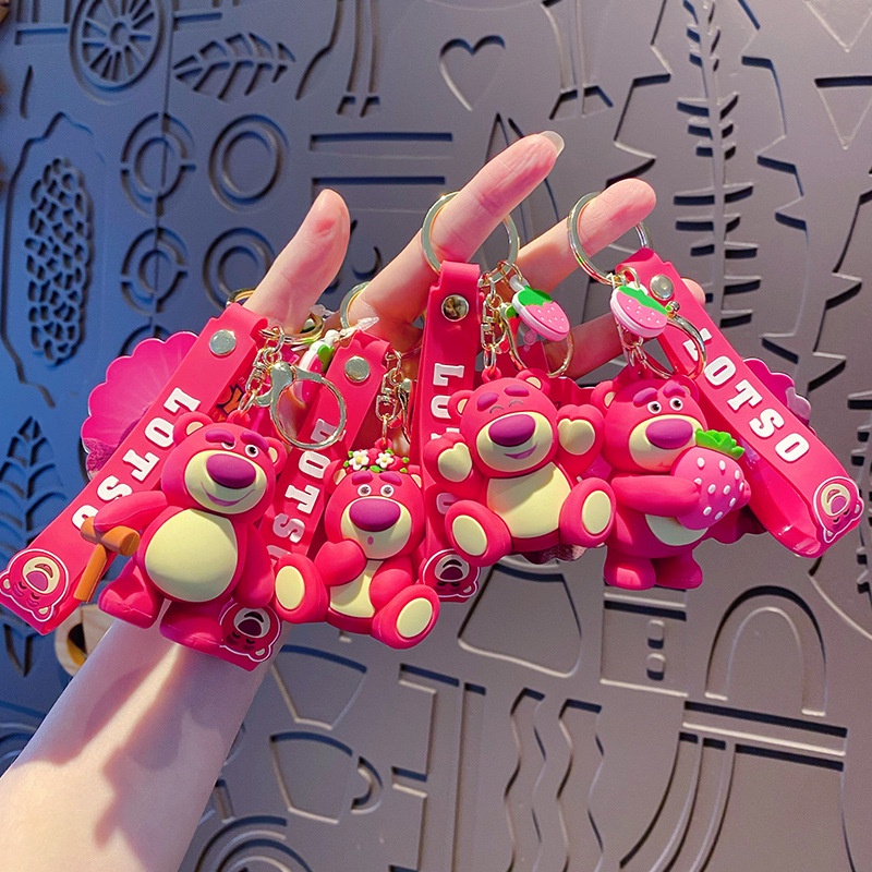 Móc Khóa Hình Chú Gấu Và Dâu Tây Hoạt Hình Đáng Yêu