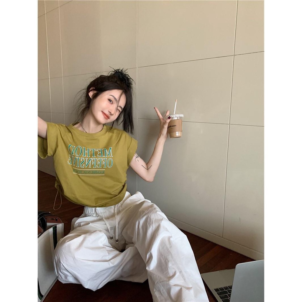 Hana áo croptop áo croptop nữ Thiết kế ít người cao eo slim hottie ngắn áo khoác 2023 NEW JUN3047