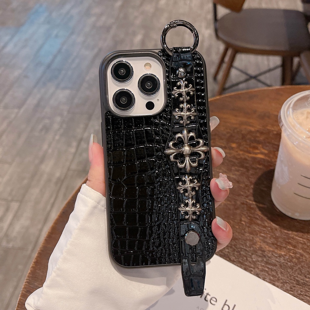 Ốp Điện Thoại Da Màu Đen Phối Dây Đeo Tay Bảo Vệ Toàn Diện Cho iPhone 14ProMax 13 12 11 XSMax XR 7P