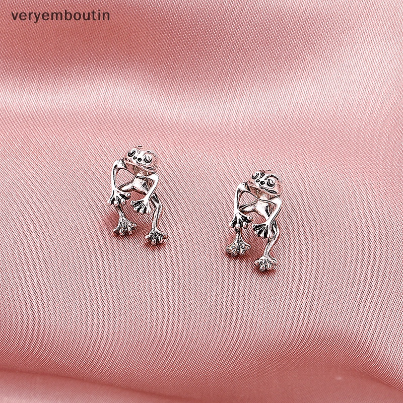 1 Đôi Bông Tai Hình Chú Ếch Dễ Thương Phong Cách Gothic Punk Dành Cho Nữ