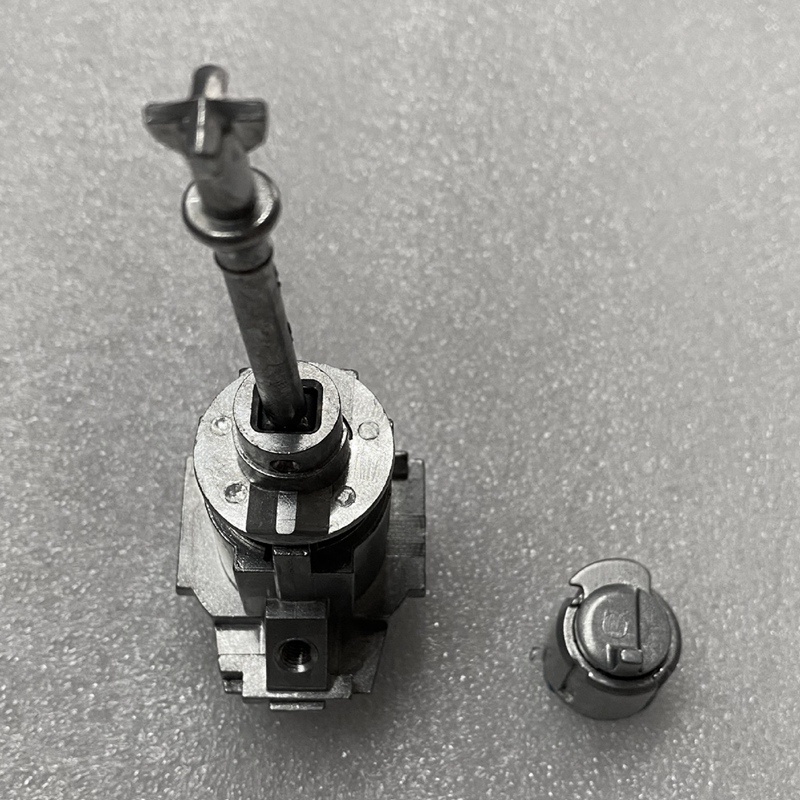 Bộ Khóa Cửa Xi Lanh Màu Bạc Chuyên Dụng Cho Xe Hơi Toyota Land Cruiser Prado 2010-2019