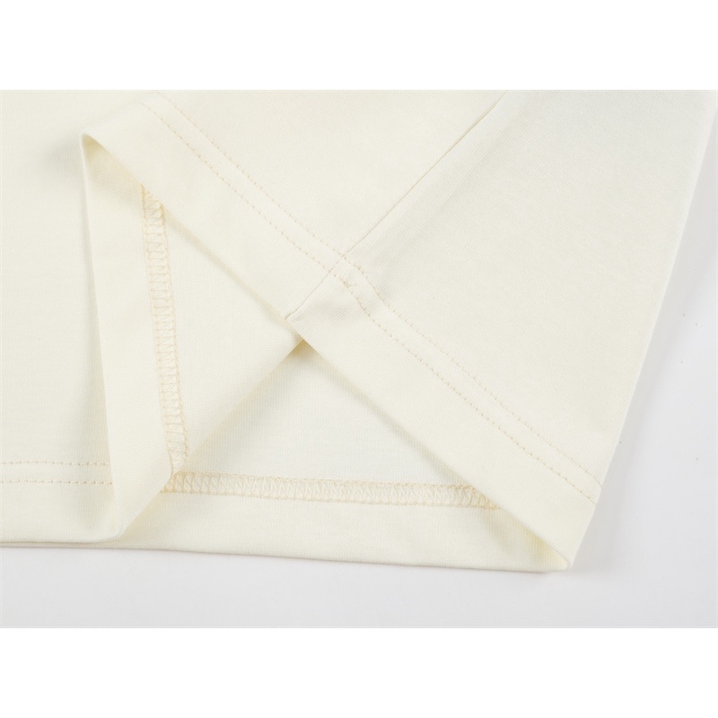 Áo Thun Tay Ngắn Cổ Tròn In Chữ Màu Đỏ Và Xanh Lá Thời Trang Mới Nhất Hiệu G33-R7W4W