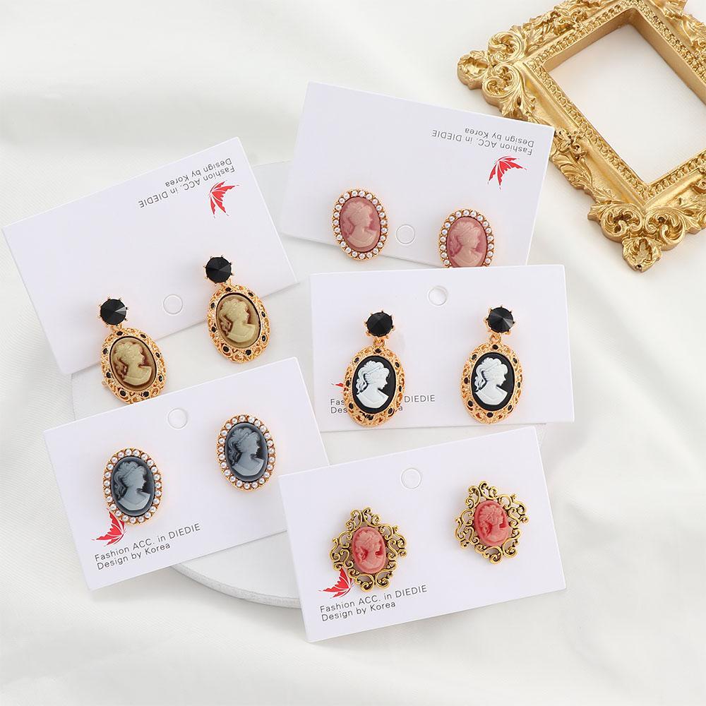 Bông Tai Đinh Tán Hình Chân Dung Tranh Sơn Dầu Cổ Điển Cho Nữ