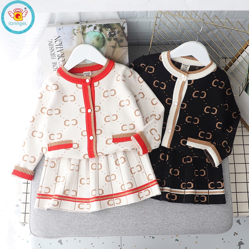 Iq Mới [Jin Yong] Set Áo Khoác Cardigan Dệt Kim Cổ Tròn Một Hàng Nút Phối Váy Có Hương Thơm Nhỏ Cho Bé Gái