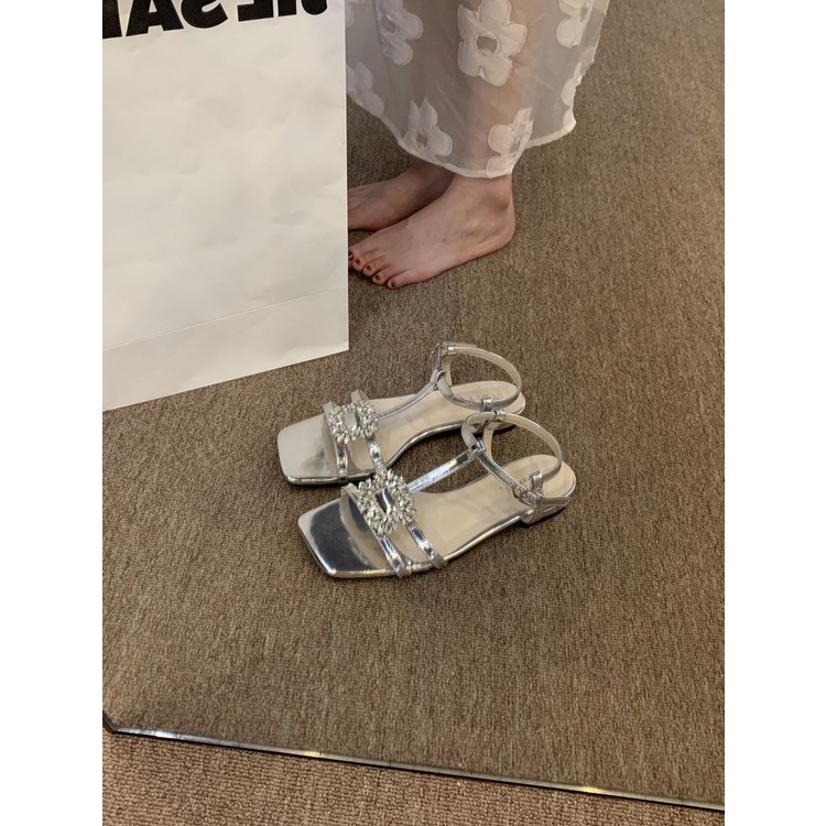 Giày Sandal Đế Bằng Hở Ngón Đính Đá Thoáng Mát Xinh Xắn Cho Nữ