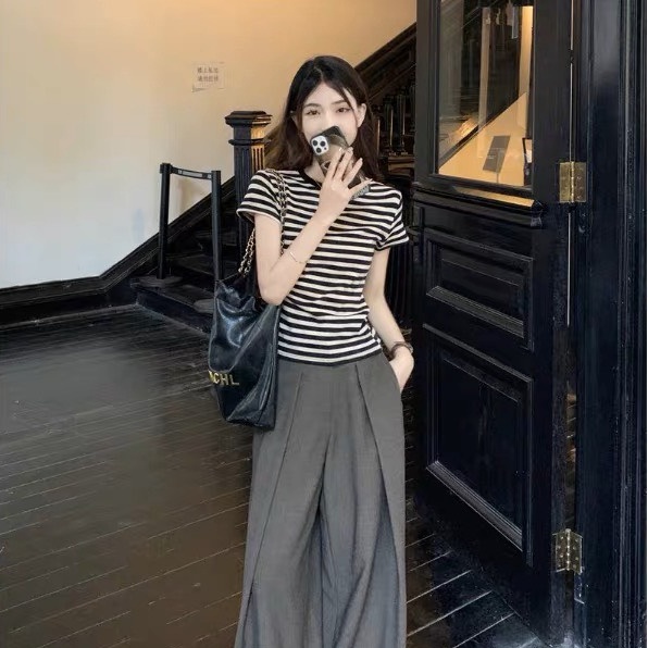 Áo thun baby tee nữ kẻ sọc xám tiêu 2 màu đen hồng vải cotton 100% co dãn 4 chiều Hascoo TKS2