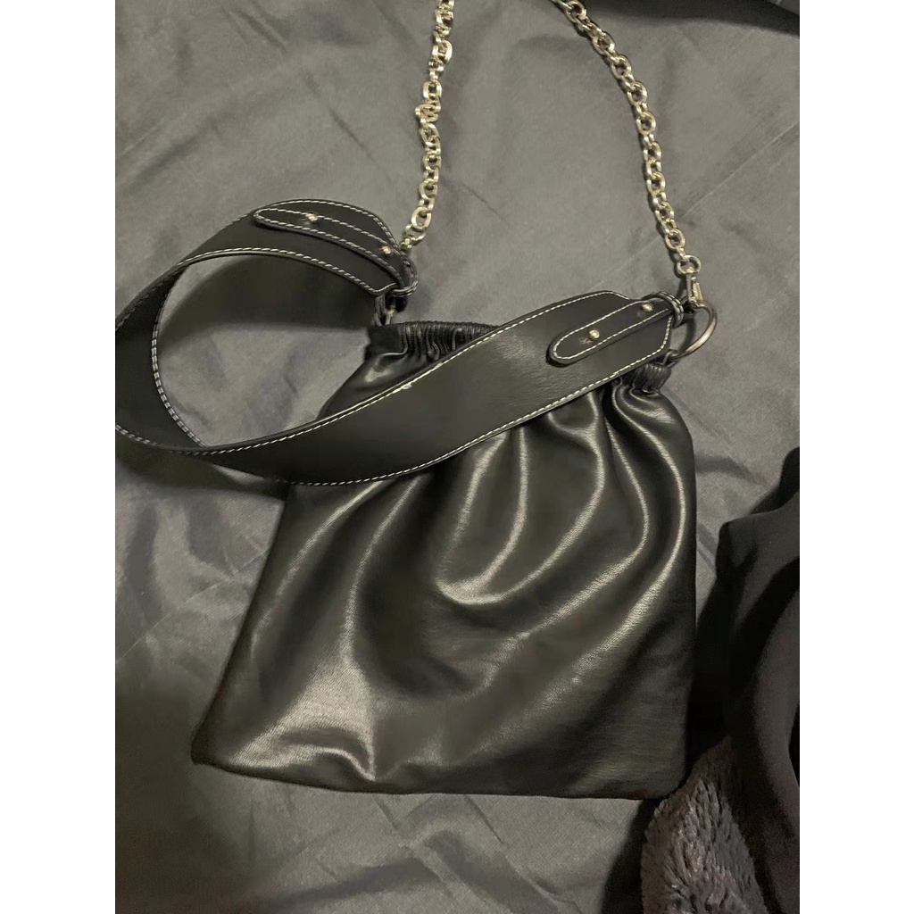 Túi Xách Xếp Ly Phối Dây Xích Đeo Vai Cá Tính Cho Nữ