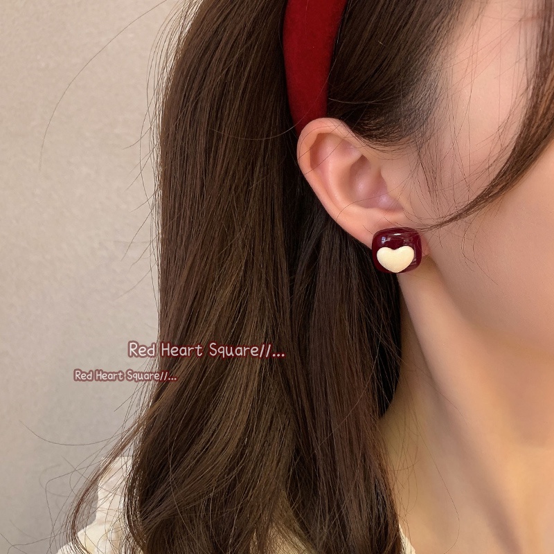 Khuyên Tai Hình Trái Tim Đỏ Dễ Thương Thời Trang 2023
