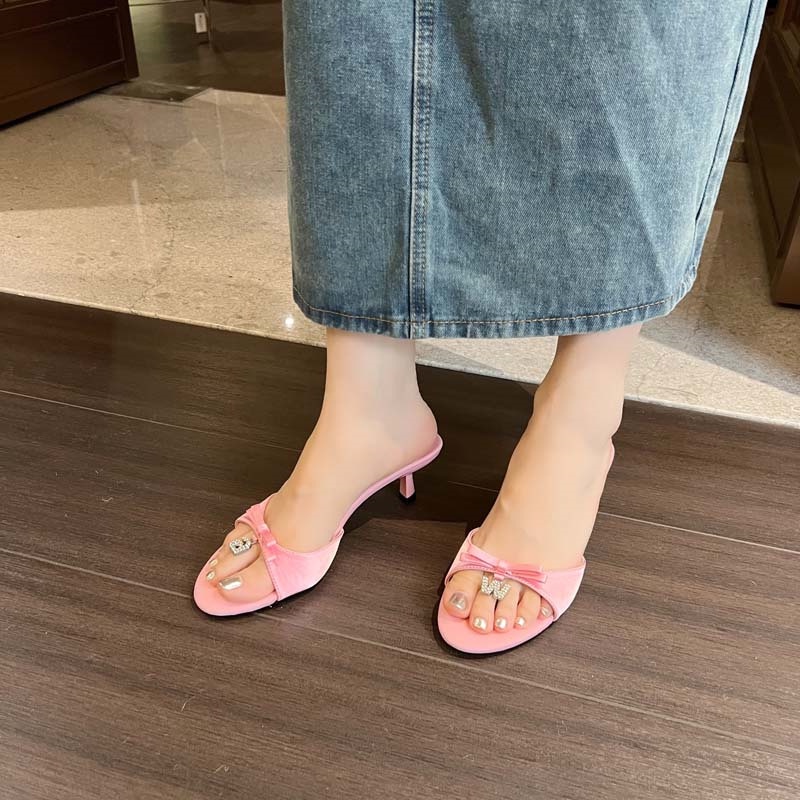 Dép Cao Gót Hở Ngón Đính Đá Và Nơ In Chữ Thời Trang Mùa Hè Hàng Mới 2023 Dành Cho Bạn Nữ