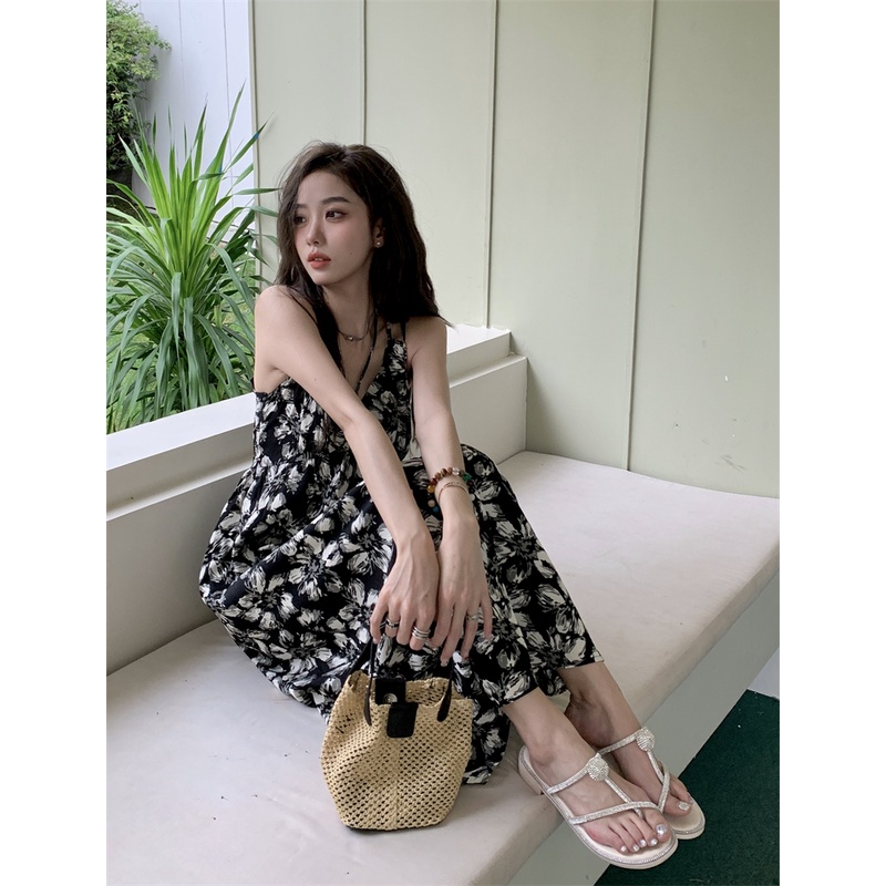 Đầm Hoa Hai Dây Cổ Chữ V Màu Đen Phong Cách Cổ Điển Thời Trang Đi Biển Mùa Hè