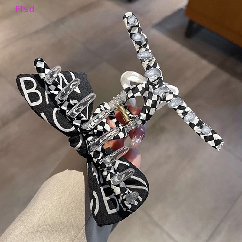 {Ffsd} Kẹp Tóc Dạng Móng Vuốt Hình Đầu Thỏ Dễ Thương Nhẹ Nhàng Lãng Mạn Thời Trang Cho Nữ * Sản Phẩm Bán Chạy *