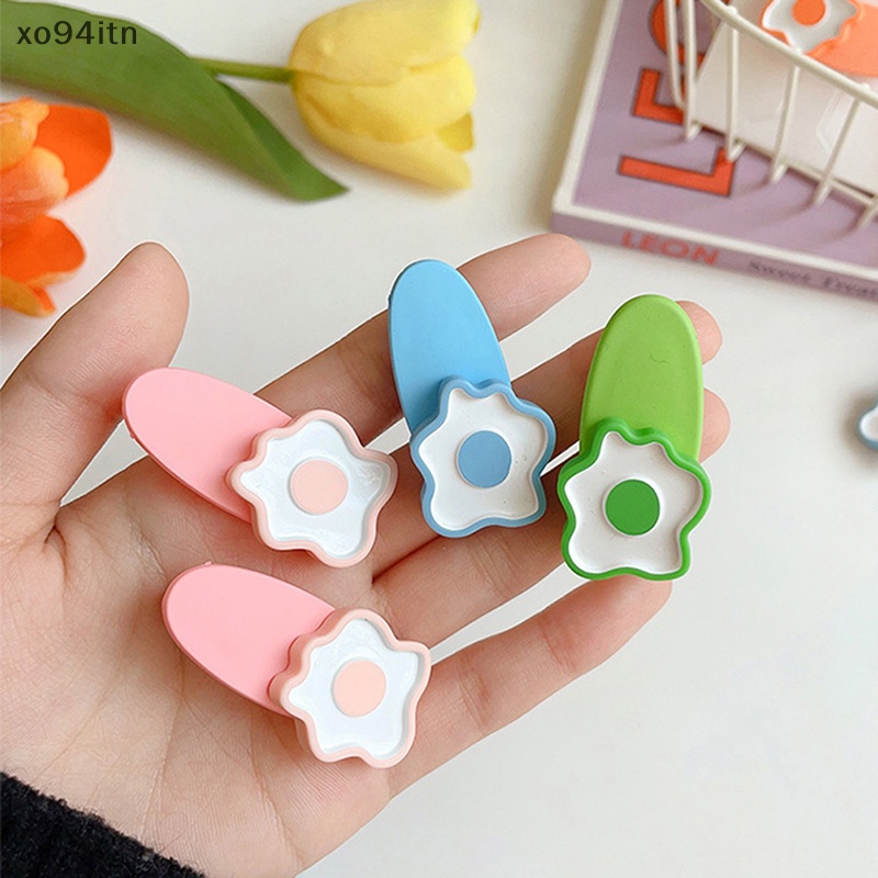 Set 2 Kẹp Tóc Hình Bông Hoa Màu Sắc Ngọt Ngào