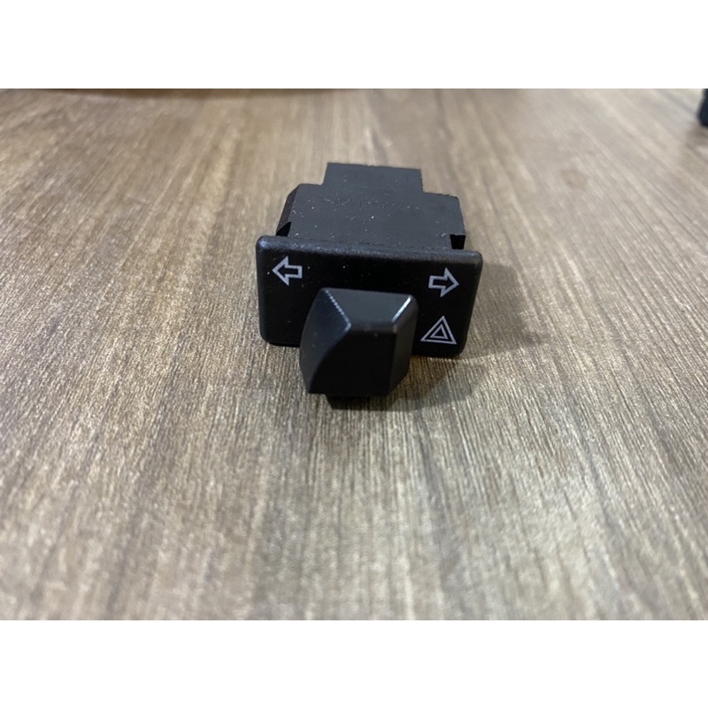 Công Tắc Hazard 30mm Winner/X/V3 / Wave 110/vision Gắn Zin Không Cần Thêm Mạch