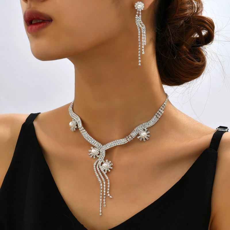 Bộ Vòng cổ + Bông Tai Đính Ngọc Trai Nhân Tạo Phối Tua Rua Thời Trang Cao Cấp Cho Nữ
