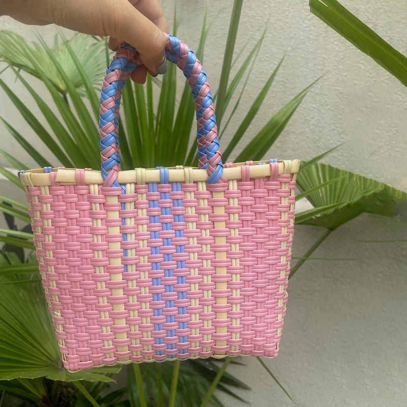 Túi Đeo Vai / Xách Tay Hình Vuông Bằng PVC Đan Lát Nhiều Màu Dễ Thương Chống Nước Kích Thước Nhỏ Gọn Dành Cho Bạn Nữ Đi Biển Mùa