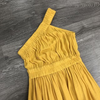 Đầm lệch vai warehouse V299