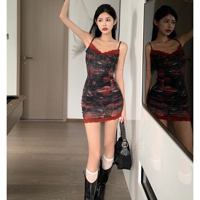 Áo Hai Dây Họa Tiết Hoa Hồng Đen Phong Cách Retro