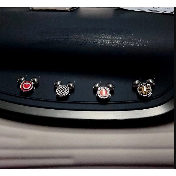 Suitable for mini cooper interior multifunctional small hook COUNTRYMAN CLUBMAN COUNTRYMAN CABRIO Paceman JCW CLUBMAN F54 F55 F56 F57 F60 R60 R56 R55 R61 debris storage sticky hook