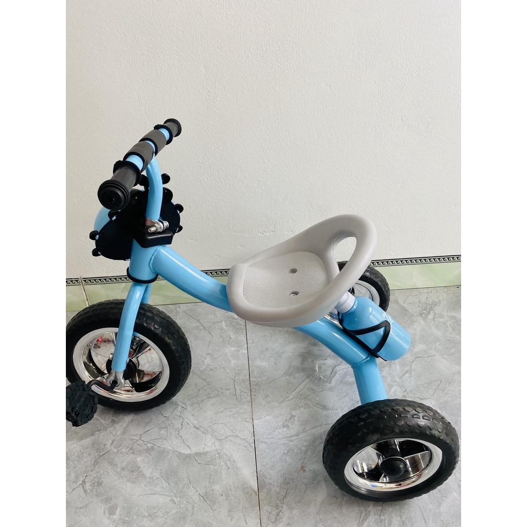 Xe đạp 3 bánh hình con bọ có bình nước phía sau đồ chơi cho bé