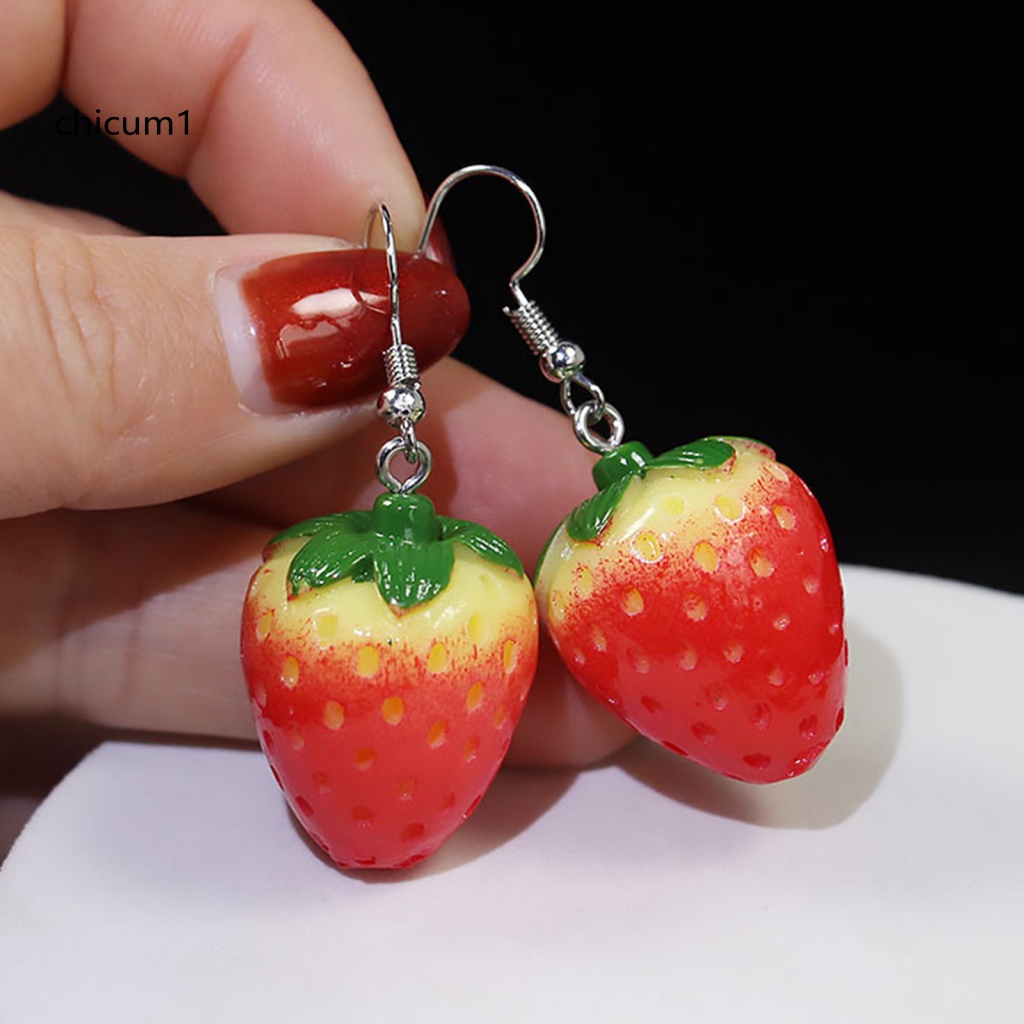 1 Đôi Bông Tai Hình Trái Dâu Tây Màu Đỏ Sống Động