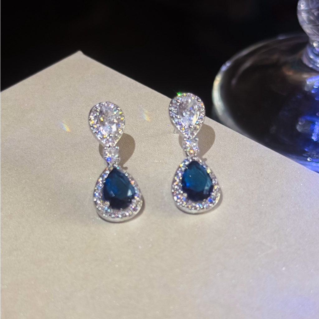 Khuyên Tai Hình Giọt Nước Đính Đá Sapphire Xanh Sang Trọng