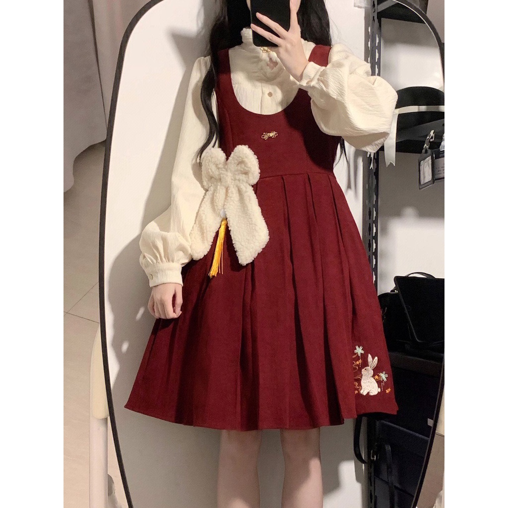 Váy yếm đầm babydoll Two-piece suit sweet preppy style rabbit thêu red strap dress + long-tay áo sơ mi có nơ