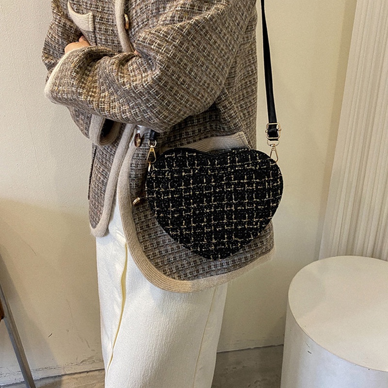 Túi Đeo Chéo Vai Hình Trái Tim Sang Trọng Dành Cho Nữ