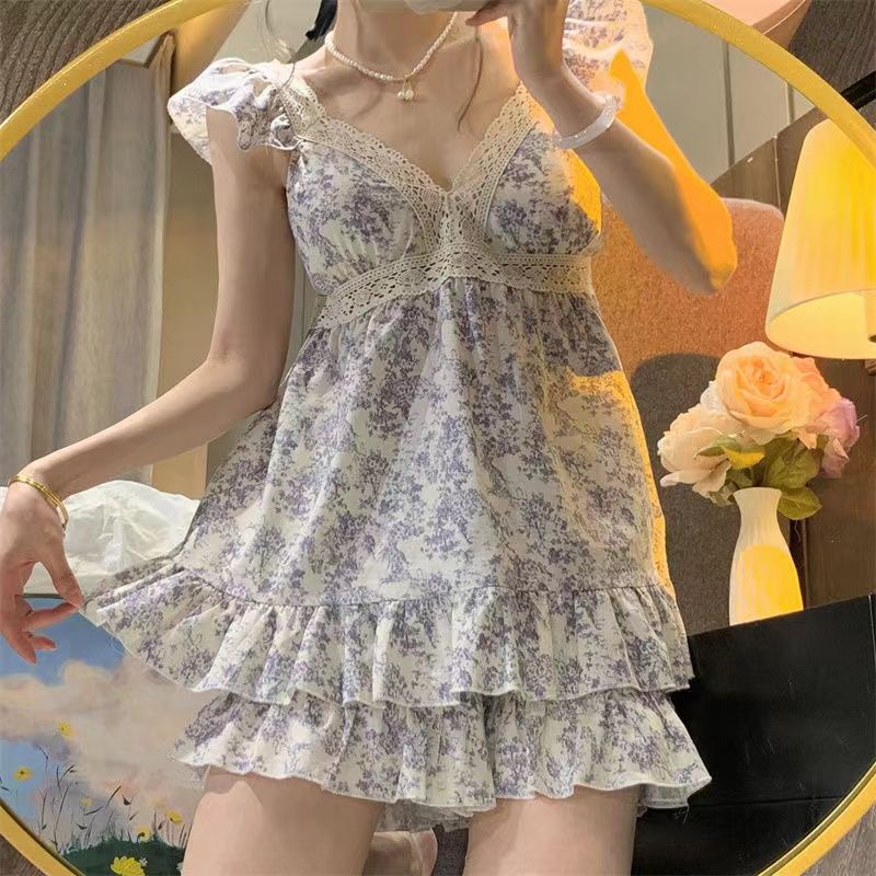 Bộ Đồ Ngủ Áo Hai Dây Cổ Chữ V Phối Ren Hoa + Quần Short Có Mút Đệm Ngực Thời Trang Mùa Hè Cho Nữ