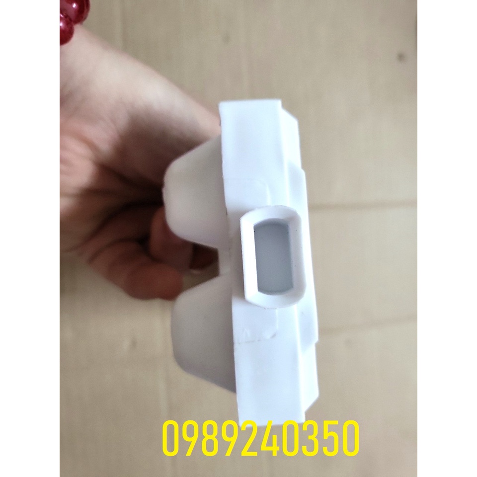 Khay đá rơi tủ lạnh Toshiba nội địa 12 viên, Khay làm đá xoay tủ lạnh chính hãng