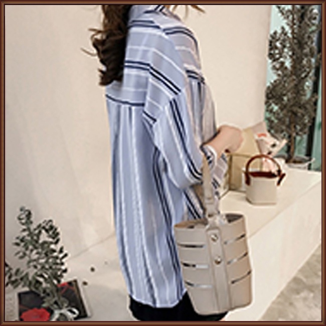 Áo Sơ Mi Tay Lửng Cổ Chữ V Dáng Rộng Họa Tiết Kẻ Sọc Thời Trang Cho Nữ