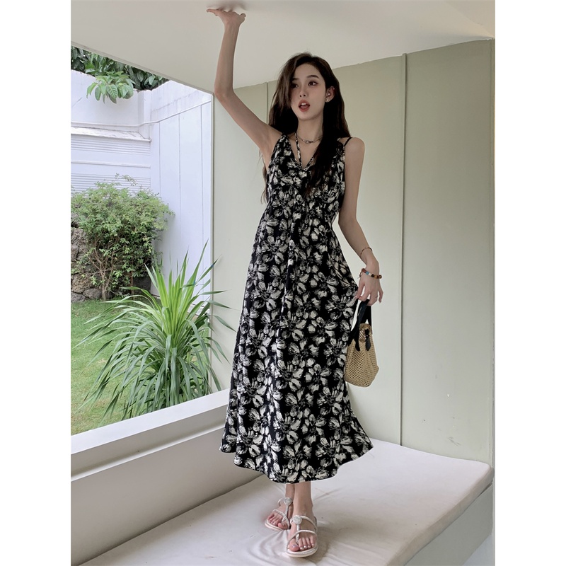 Đầm Hoa Hai Dây Cổ Chữ V Màu Đen Phong Cách Cổ Điển Thời Trang Đi Biển Mùa Hè