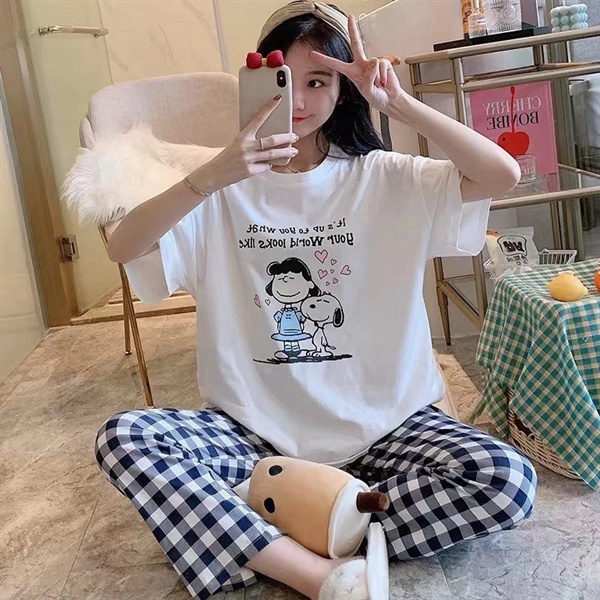 set bộ cô gái và chú cún(áo trắng ,quần ka ro) size dưới 60kg